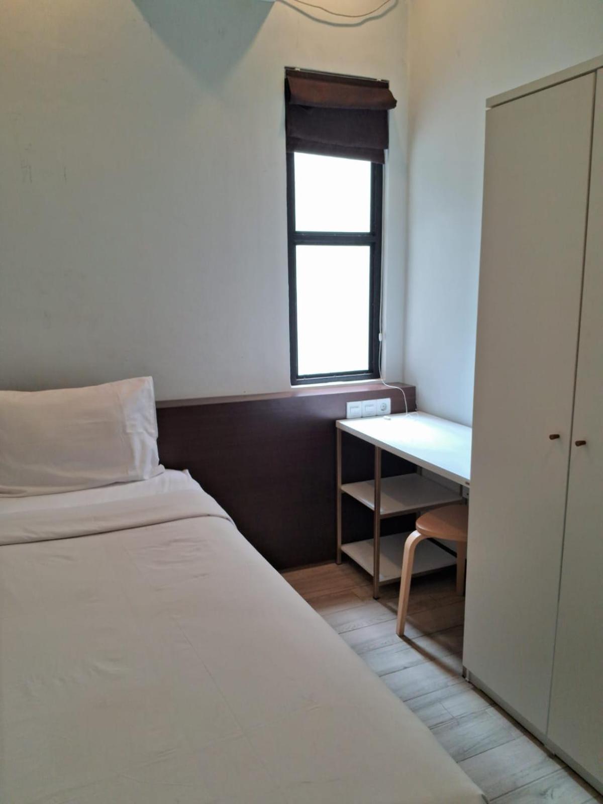 Circle One Hotel Palembang Exterior photo